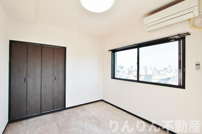 【洋室】 | ガーデンヒルズ城南V | 広々とした洋室です