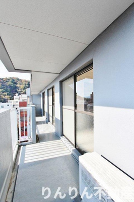 【バルコニー】 | ガーデンヒルズ城南V | 落ち着いた時間を過ごせるバルコニーです