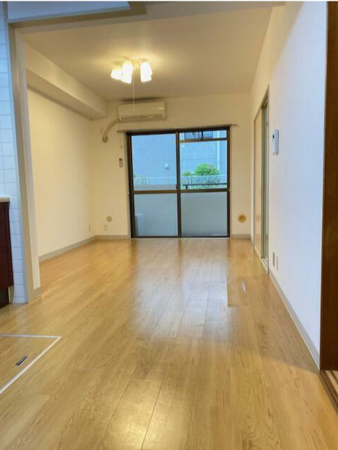 コスモ三鷹台の居間・リビング