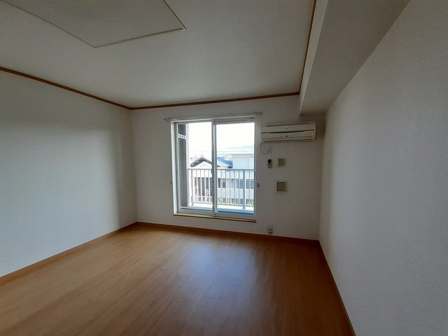 メゾン河北の居間・リビング