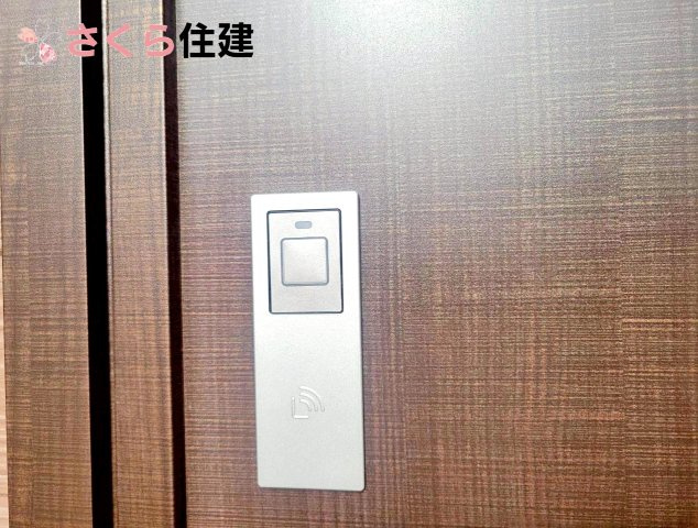 高根沢町宝積寺　第16　2号棟の設備|同社施工の写真です。雨の日や湿気の多い梅雨時期など、洗濯物が乾き難い時期に重宝する浴室換気乾燥機。