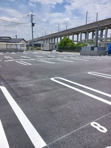 ＬＵＸＯＲーＴ　Ⅱの駐車場