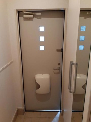 ジェネシスの玄関