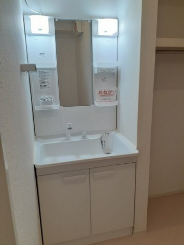 エルヴィータ八女　Ａの洗面所