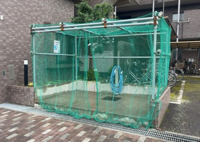 【設備】 | ドラゴンマンション橋本十弐番館 | 共有部分は、住民なら誰もが使える設備のこと。例えば駐車場やエレベーター、インターネット設備、セキュリティ設備などがあります。他にも、マンションの廊下・外部階段やエントランス・ゴミ置き場などがあります。