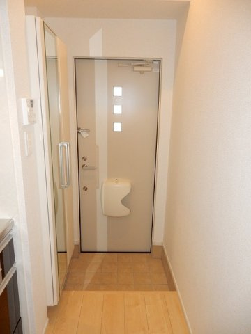 ウィロウ　コート　Ｃの玄関