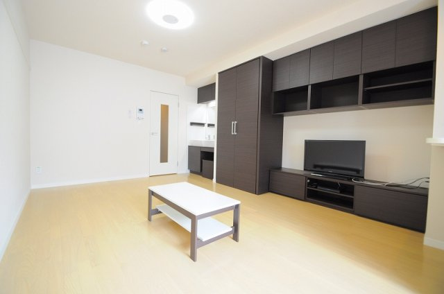 ミランダファルコナーⅡの居間・リビング|仕様・設備は原状と異なる場合有。現状優先