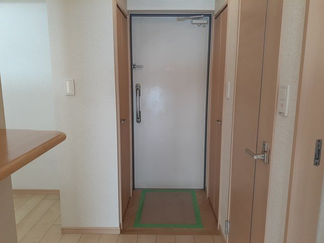 セジュール　藤の玄関