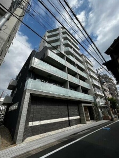 【外観】 | 鉄筋コンクリート造のがっちりとした建物。