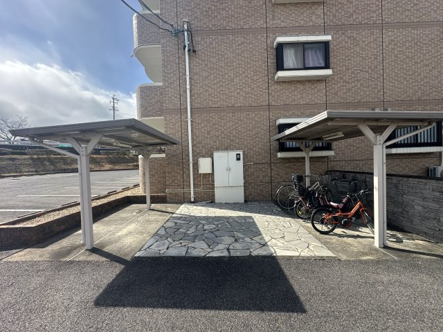 エリジオンの駐車場