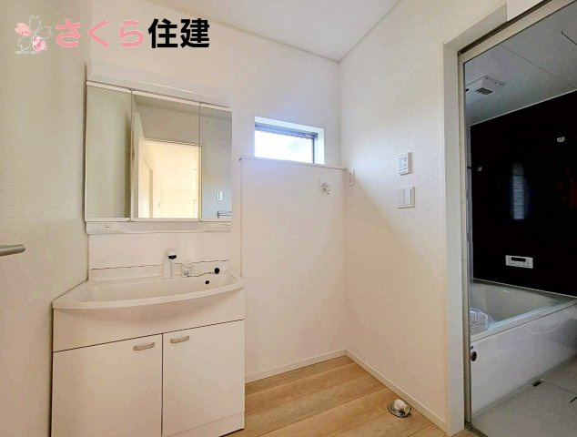 高根沢町宝積寺　第16　3号棟のキッチン|同社施工物件写真です。ダイニングとの空間のつながりがゆとりを生み出します！									
