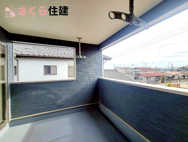 高根沢町宝積寺　第16　3号棟の設備|同社施工物件の写真です。三口コンロは複数の調理ができるので時短になります！