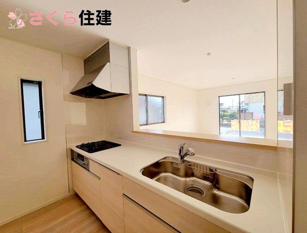 高根沢町宝積寺　第16　3号棟のキッチン|対面式システムキッチンは家族の様子を伺いながら家事ができます◎