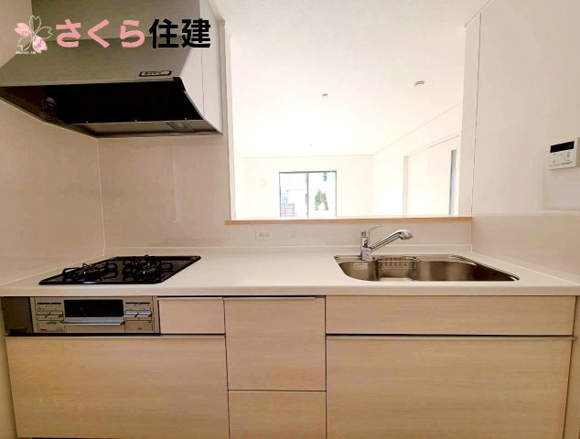 高根沢町宝積寺　第16　3号棟のキッチン|人工大理石のキッチン天板は傷が付きにくいのが特徴です