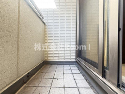 【バルコニー】 | メゾンドルミエール・旭化成ヘーベルメゾンHEBEL HAUS | 暖かな日差しのふりそそぐバルコニー