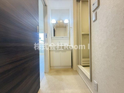 【洗面所】 | メゾンドルミエール・旭化成ヘーベルメゾンHEBEL HAUS | 忙しい朝には欠かせない洗面所です