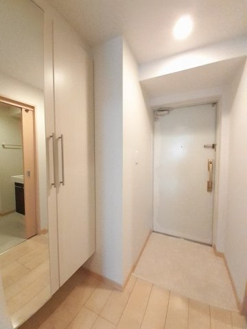 アメニティ万代の玄関