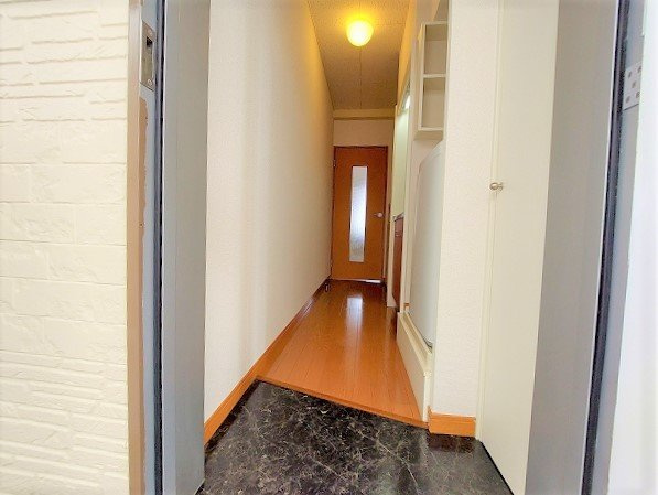 レオパレスＣＩＲＣＬＥの玄関