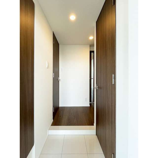 ラティエラ両国の玄関