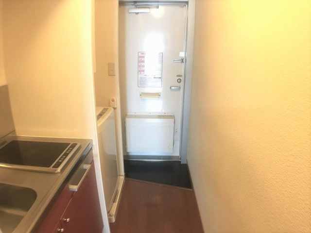 レオパレスアローマの玄関