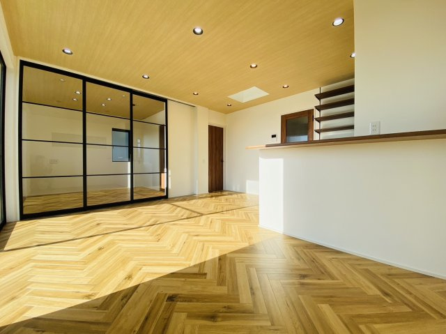 一宮市 北方町北方字中大日二（木曽川堤駅） 平屋建の居間・リビング