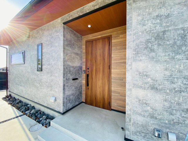 一宮市 北方町北方字中大日二（木曽川堤駅） 平屋建の玄関