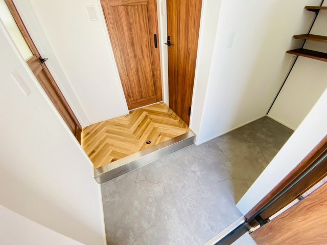 一宮市 北方町北方字中大日二（木曽川堤駅） 平屋建の玄関