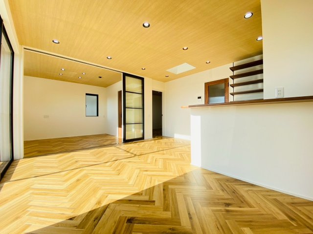 一宮市 北方町北方字中大日二（木曽川堤駅） 平屋建の居間・リビング