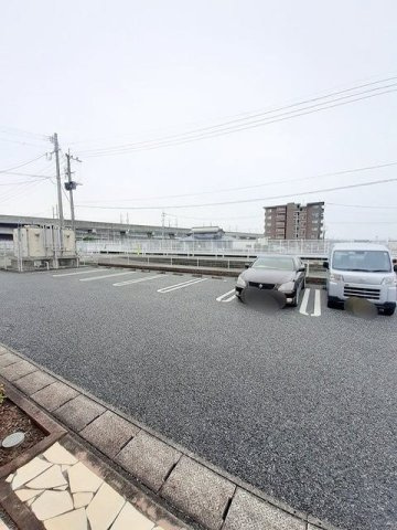 ウエストスクエア　Ｋの駐車場