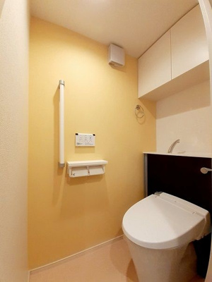 【トイレ】 | フォーシーズン蓮根 | コンパクトで使いやすいトイレです