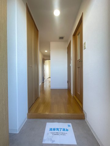 煉瓦館シャトルVIIの玄関|※画像は同物件別室となります。