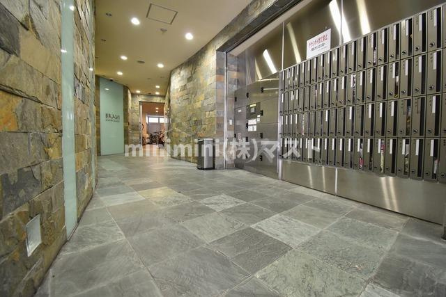 ブラービ南船場のロビー