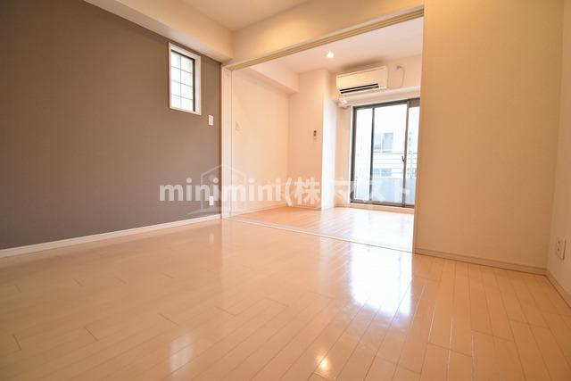 ブラービ南船場の居間・リビング