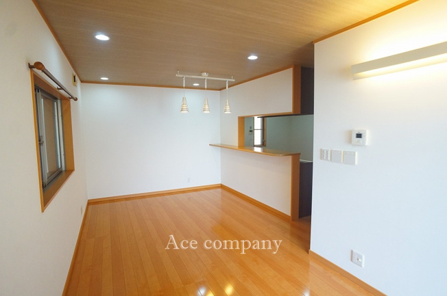 【居間・リビング】 | 東大阪市若江東町1丁目 | 【LDK：16帖】L・D・Kの3面に床暖房完備です☆