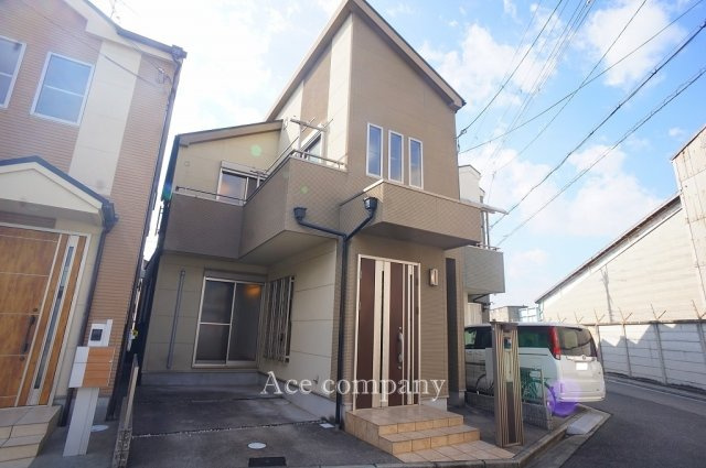 【外観】 | 東大阪市若江東町1丁目 | 【H24年築☆2階建て♪カースペース＋駐輪スペースあり♪】ローン返済目安：月々約64167円（頭金0円、変動金利0.875％、返済期間40年、ボーナス払い無しで試算しています）