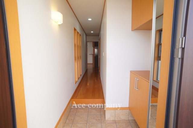 【玄関】 | 東大阪市若江東町1丁目 | ミラー付きのシューズボックスあります♪