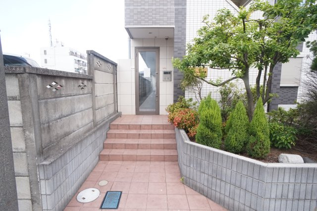 ジェンティーレ幕張本郷のエントランス