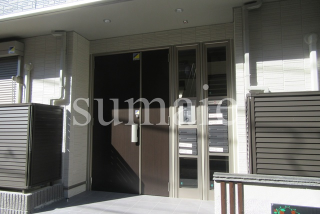 コンフォール高砂のエントランス|立派なエントランスです♪