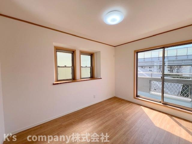 ◎茅ヶ崎市西久保　中古戸建の寝室|日当たり良好で居心地のよい空間♪