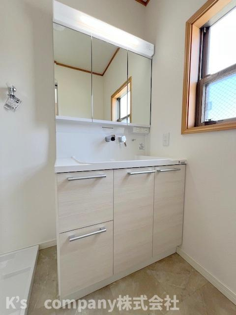 ◎茅ヶ崎市西久保　中古戸建の独立洗面台|朝の身支度もスムーズ洗面化粧台♪