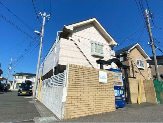 Ｃａｄｉｚ新柏のエントランス