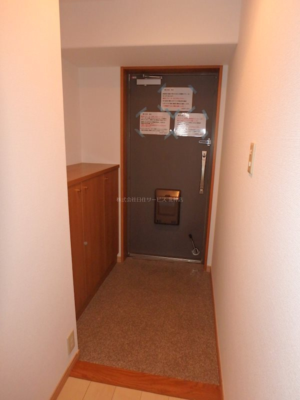 ルネ三田フラワーコートの玄関