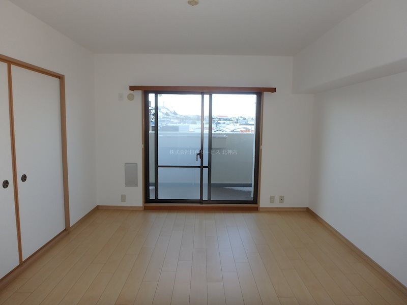 ルネ三田フラワーコートの居間・リビング