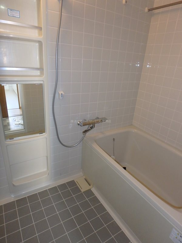 ルネ三田フラワーコートの浴室