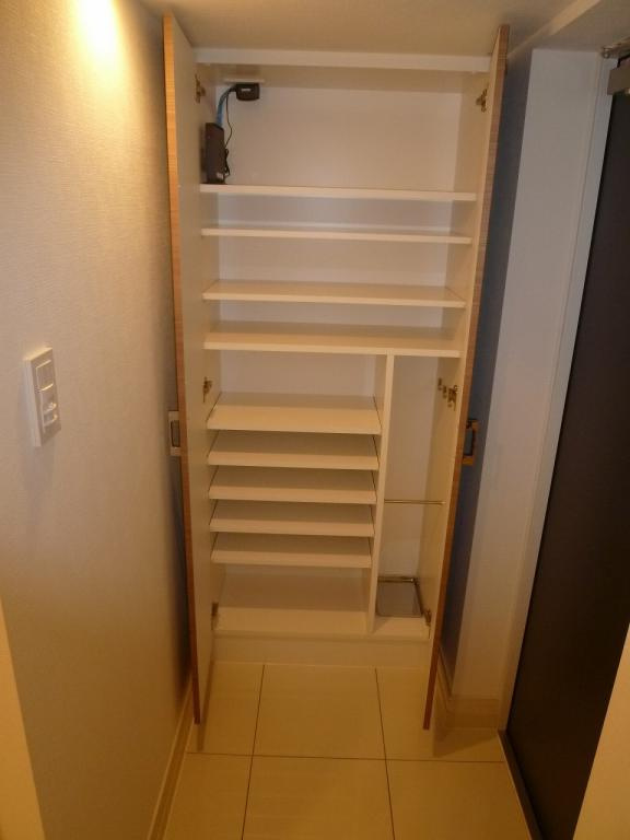 アルテシモ ヴェルデの玄関|シューズボックス