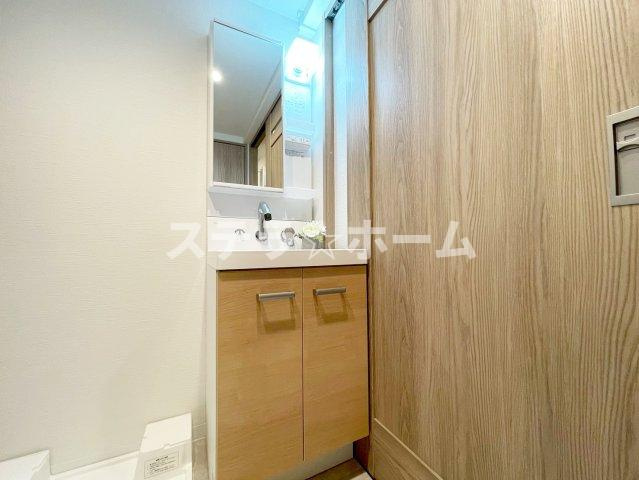 旭コーポ A棟の独立洗面台|独立洗面台で身支度をすべて済ませてしまいましょう