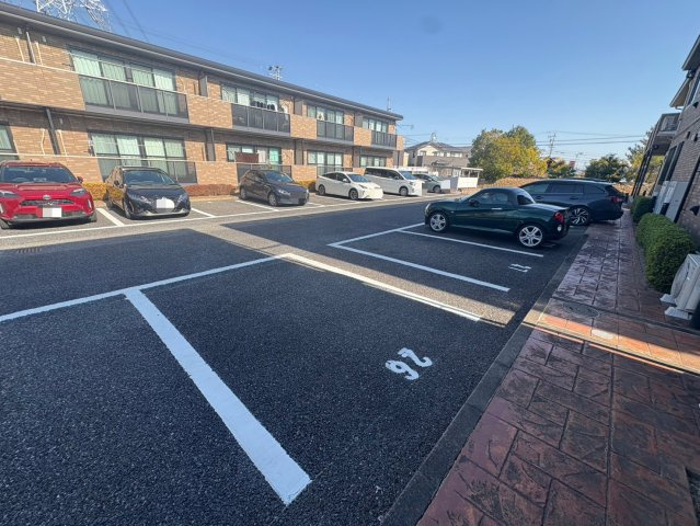 マジェスティーBの駐車場