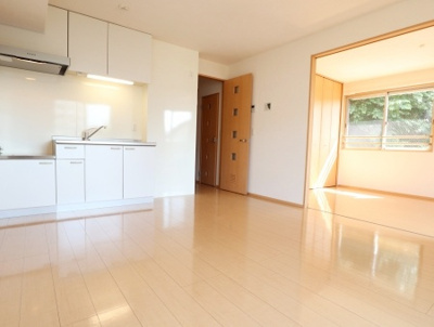 【居間・リビング】 | コンフォートⅡ | 南向きの明るいリビング♪2面採光の角部屋※同施工