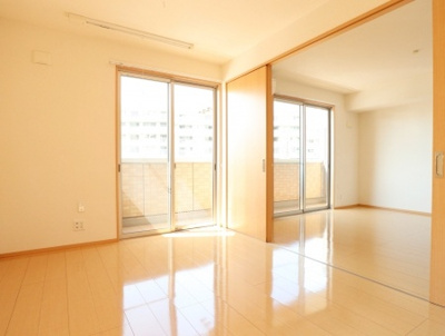 【寝室】 | コンフォートⅡ | 落ち着いた色合いのフローリングタイプ♪※同施工