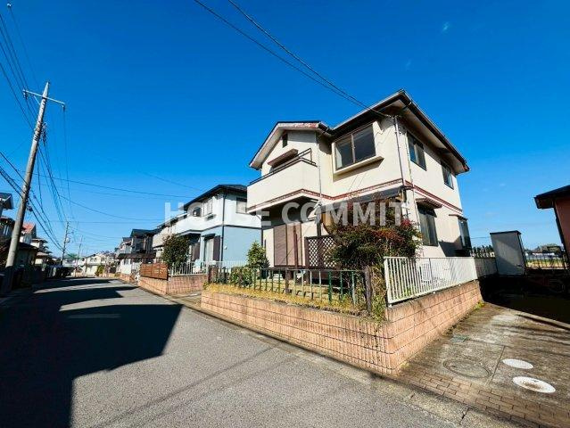 八街は　中古戸建の前面道路含む現地写真